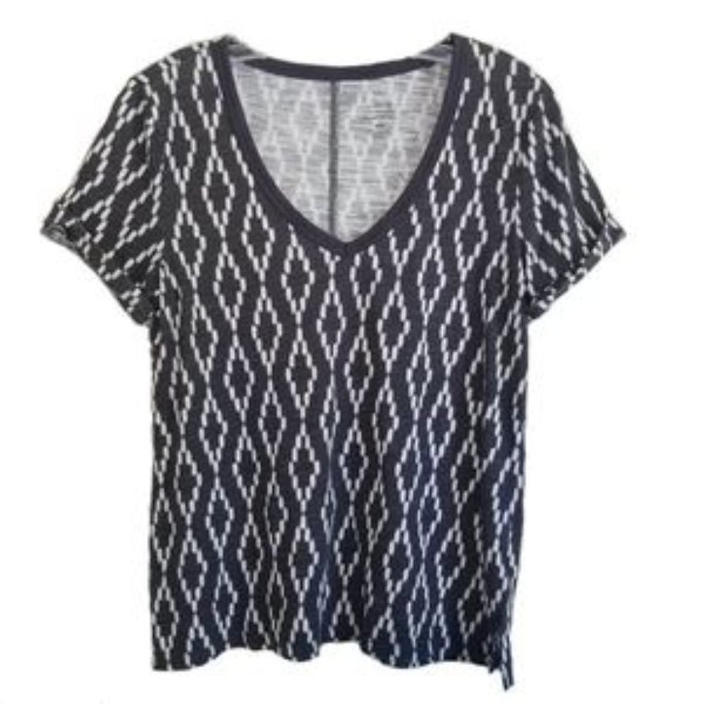 Banana Republic Roll-Sleeve V-neck Gray Chain Malibu Tee